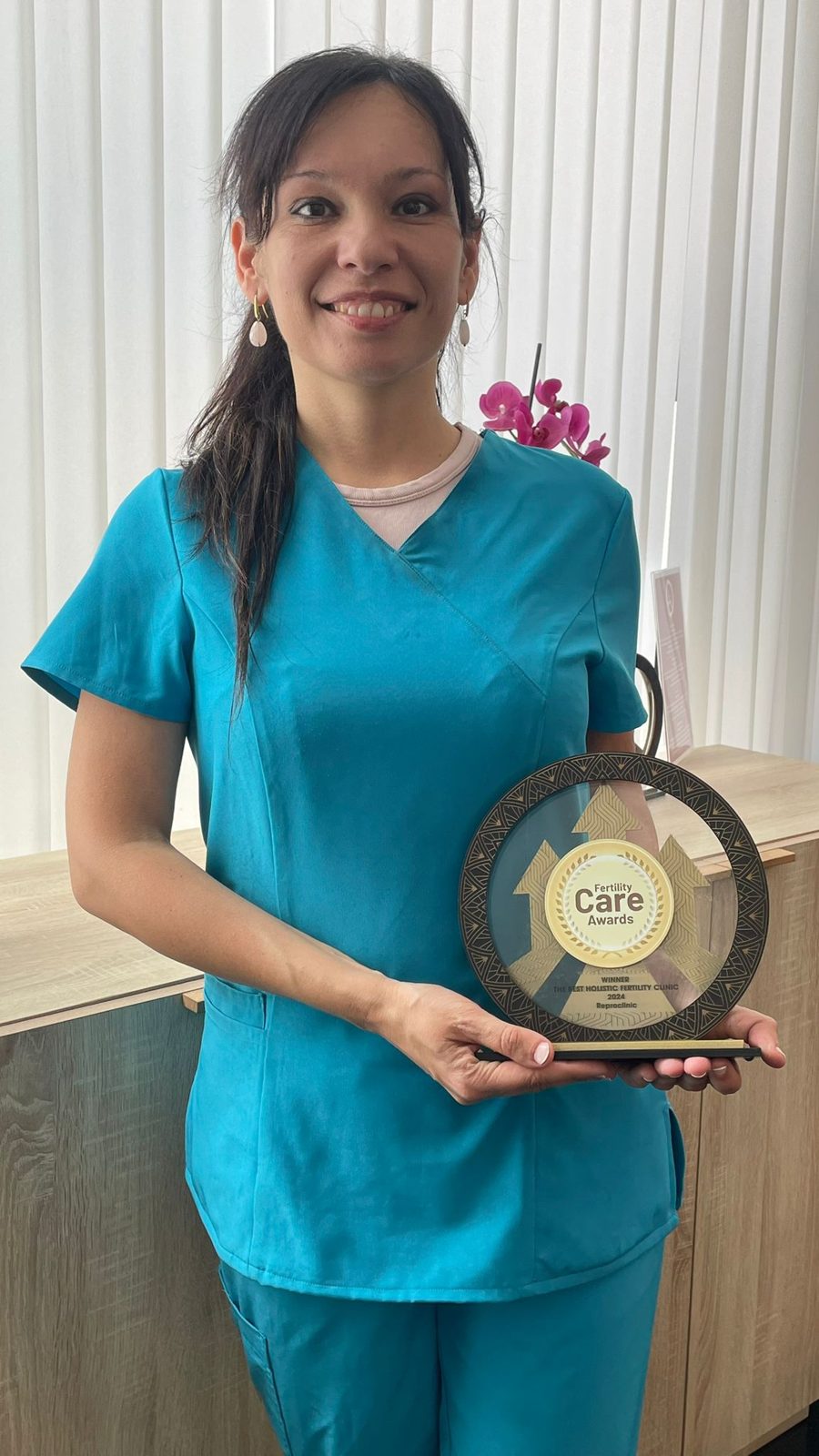 Rosanna Montes receiving a professional award